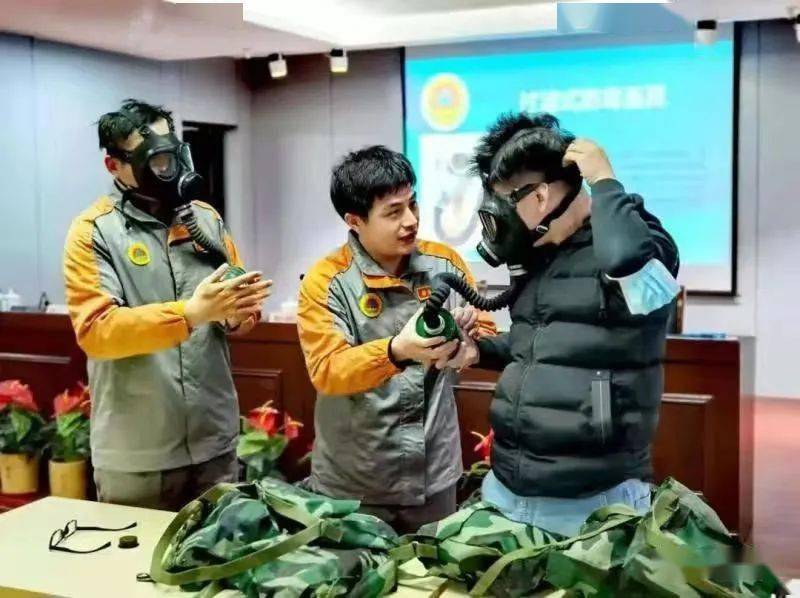 静安区民防系统每周五开展人防训练！来看训练内容——防毒面具篇