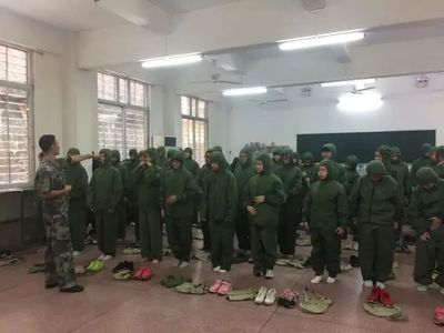 强我心志，融艺于陶——记初二级三防、陶艺综合实践活动